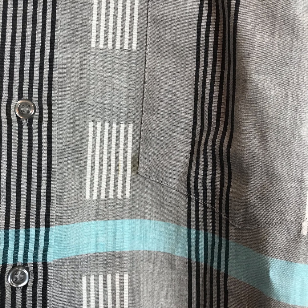 Vintage Patterned Button-Up - Picture 7 of 8